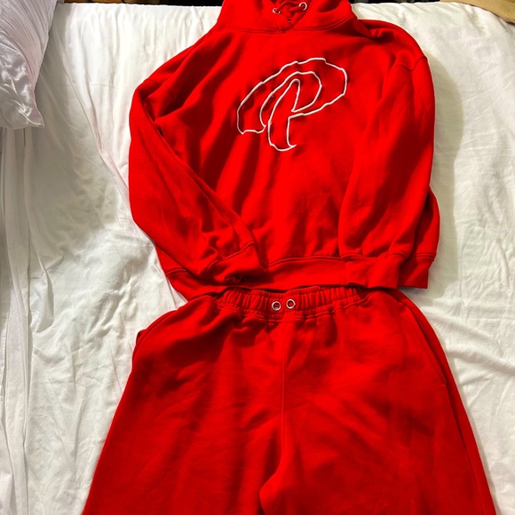 Red Pretty Little Thing sweat suit - Picture 1 of 3